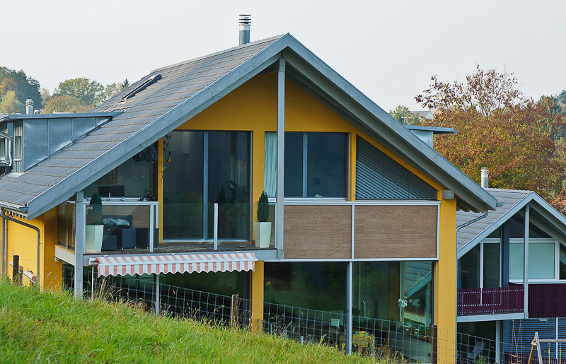 Sehr individuelle Einfamilienhäuser mit vielen tollen Details und einder gradiosen Aussicht auf den Rhein